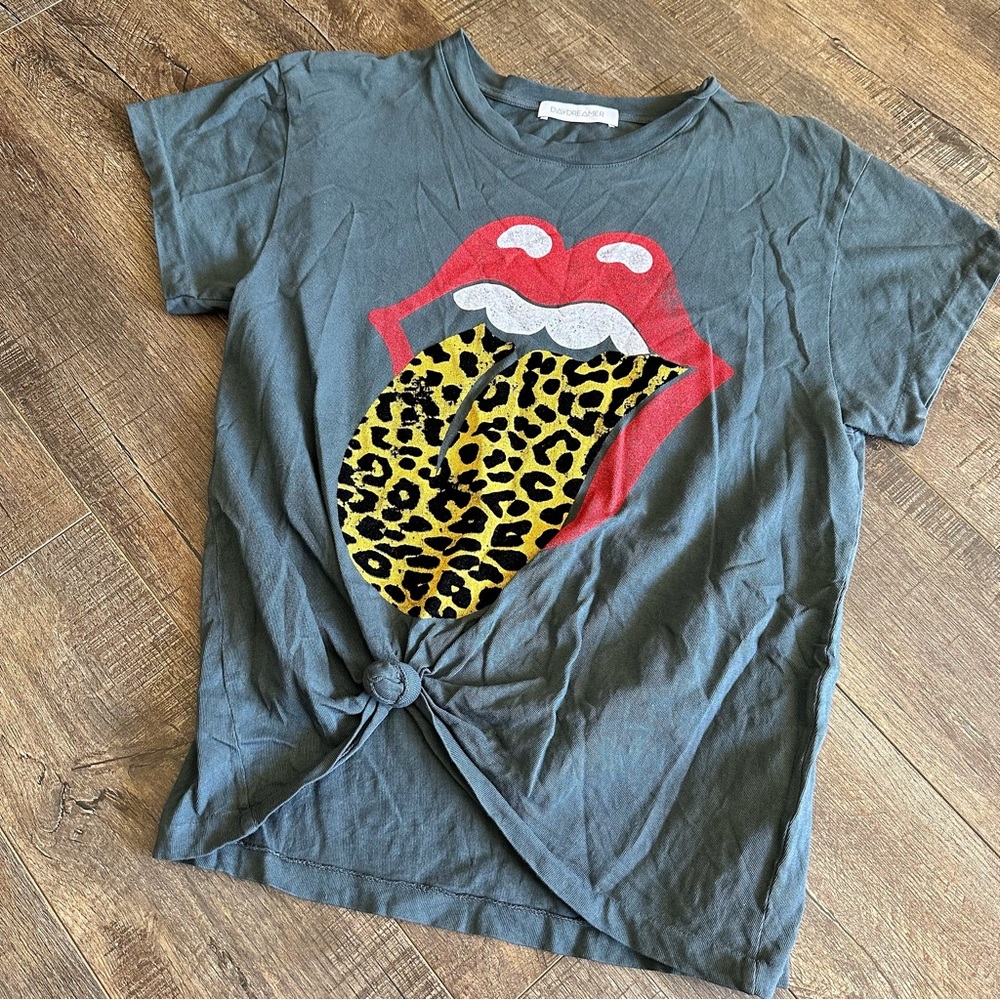 Daydreamer Rolling Stones Graphic Printed Tshirt Leopard Tongue Red Lips Casual
